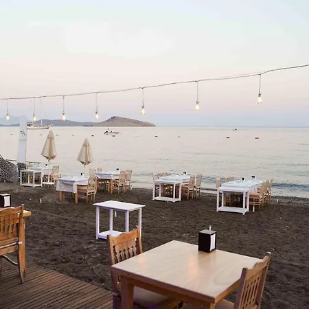 Myella Boutique 4*