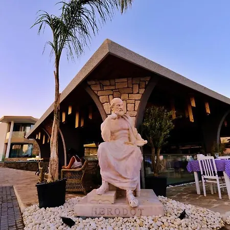 Herodot Hotel 4*