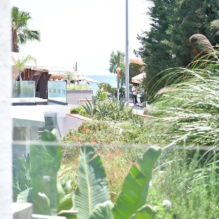 Myella Boutique 4*