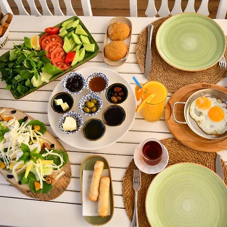 Myella Boutique 3* オータキャンツ