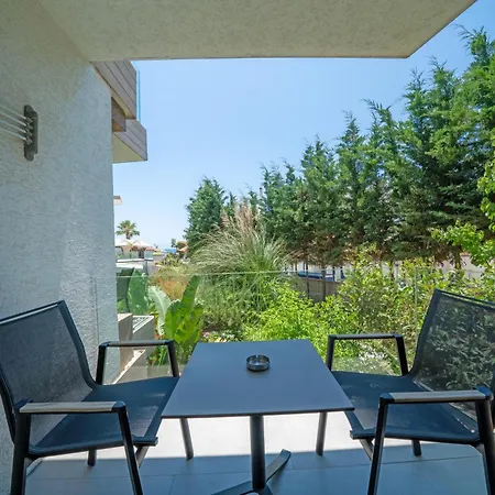 Myella Boutique 3* オータキャンツ